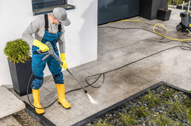 Best Deck Pressure Washing  in Laguna Heights, TX